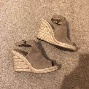 Universal thread wedges